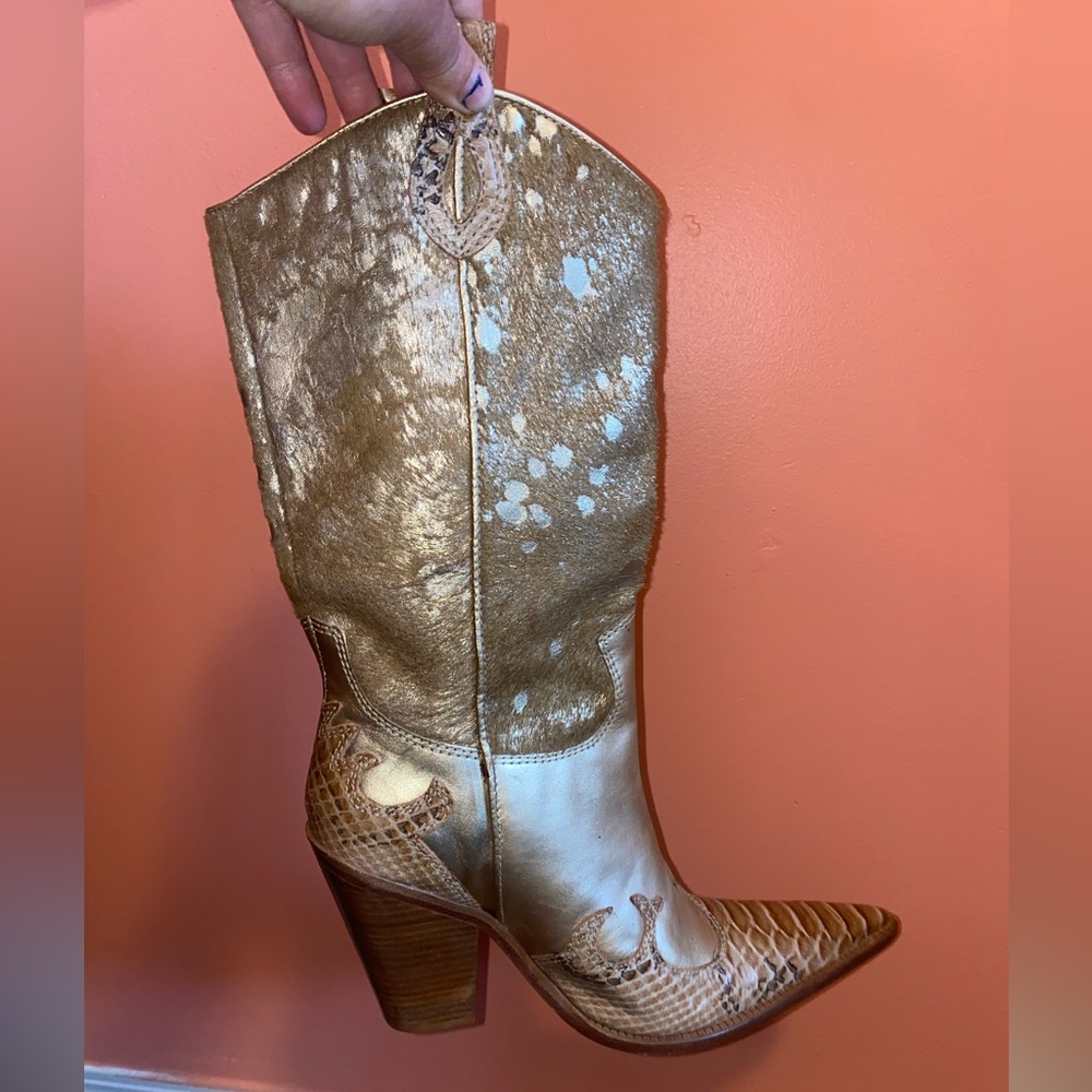 Para Raio Gold Leather cowboy boots. Size 10. Brand new never been worn.